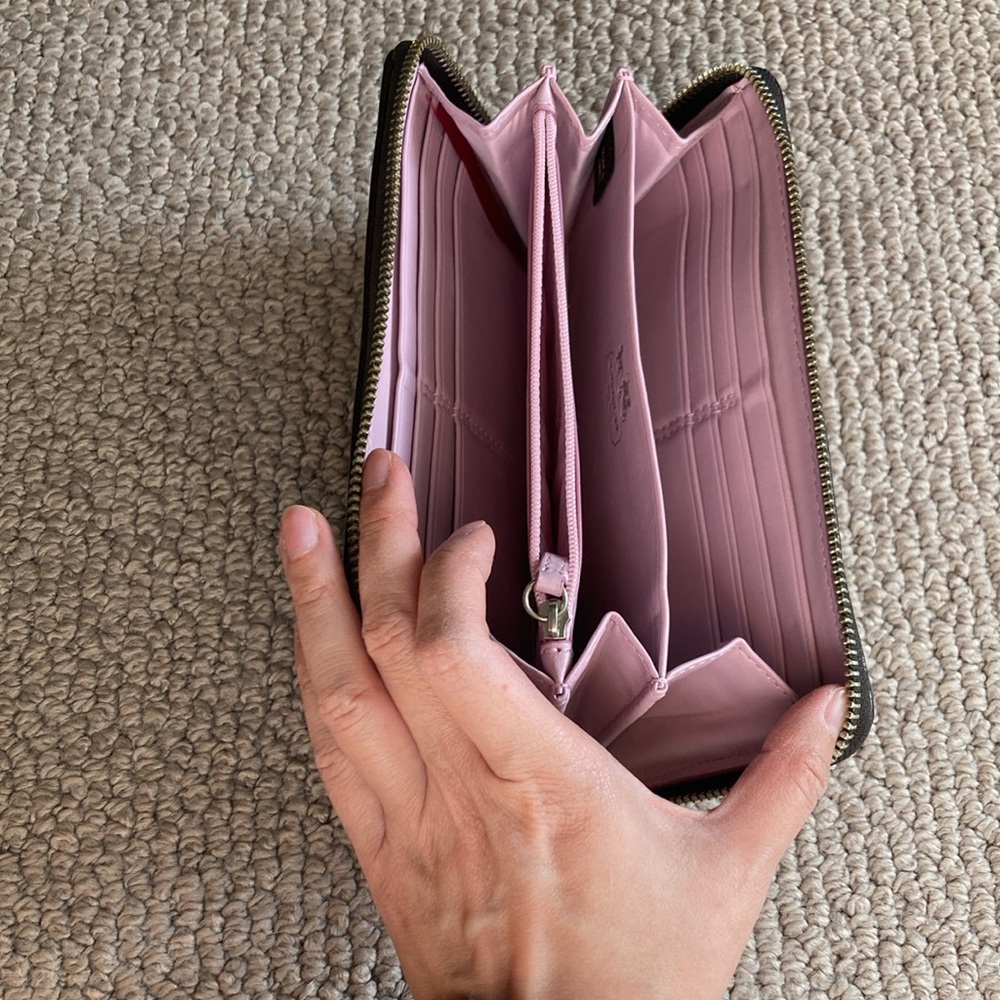 COACH Essential Slim Zip Around Women’s Wallet - Picture 3 of 5